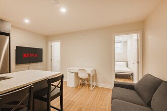 1849 Av. Lincoln, Unit SI FL1-ID1310915P in Montréal, QC - Building Photo - Building Photo