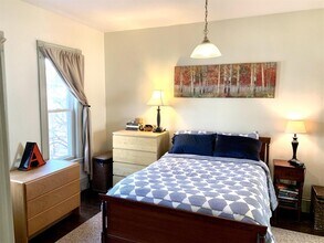 12A Saginaw Ave, Unit a in Cambridge, MA - Building Photo - Building Photo