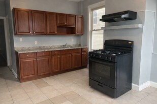 319 Irvine Turner Blvd in Newark, NJ - Building Photo