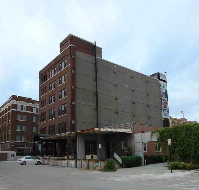 Dodge Condominiums in Omaha, NE - Building Photo - Building Photo