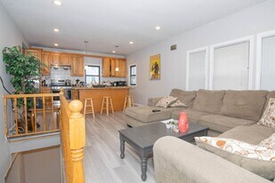 117 Glenville Ave in Boston, MA - Building Photo