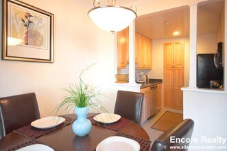 50 Gerry Rd in Brookline, MA - Foto de edificio - Building Photo