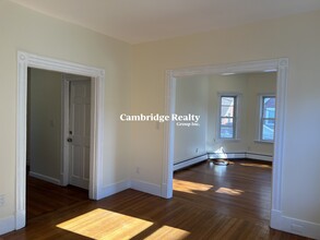 56 Madison Ave, Unit 2 in Cambridge, MA - Building Photo - Building Photo