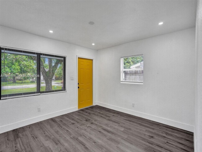 6420 SW 22nd Ct in Miramar, FL - Building Photo - Building Photo