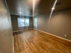401 W Himes St in Norman, OK - Building Photo - Building Photo