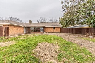 3109 Bouvier St in Rowlett, TX - Building Photo