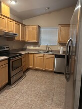 10214 E 37th St in Yuma, AZ - Foto de edificio - Building Photo