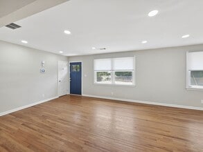 1752 Lynn Ln in Decatur, GA - Building Photo - Building Photo