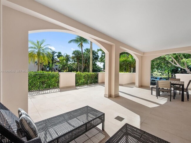 19116 Fisher Island Dr in Miami Beach, FL - Building Photo - Building Photo