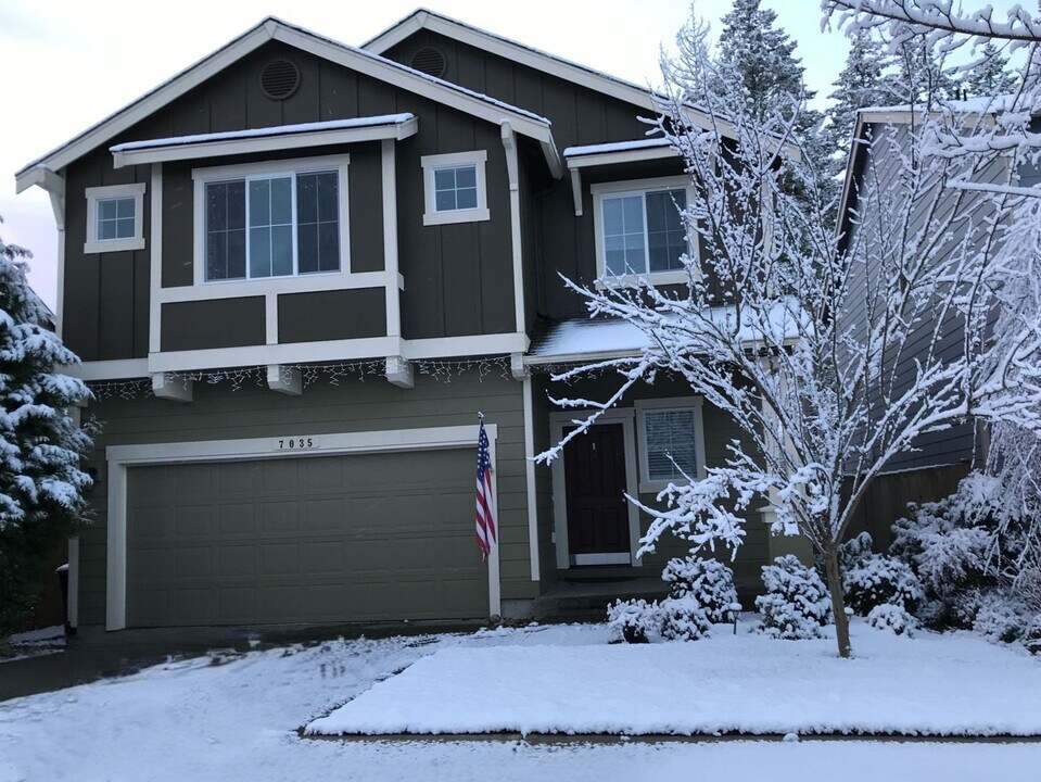 7035 Raptor Ave NE in Lacey, WA - Building Photo