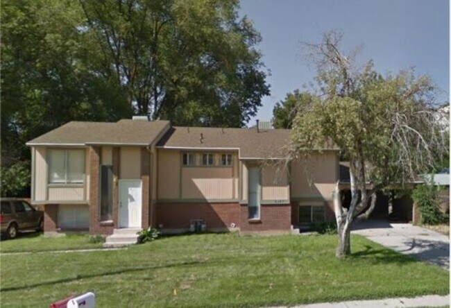 property at 1815 E Vine St