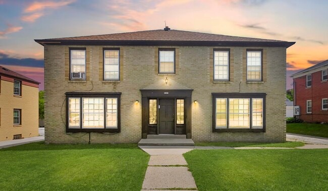 9203 W Wisconsin Ave, Unit 2