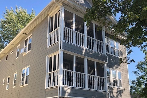 53 Pilgrim Ave, Unit floor 2