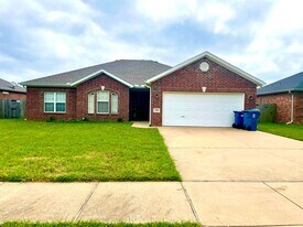 1909 SW Elington St in Bentonville, AR - Building Photo