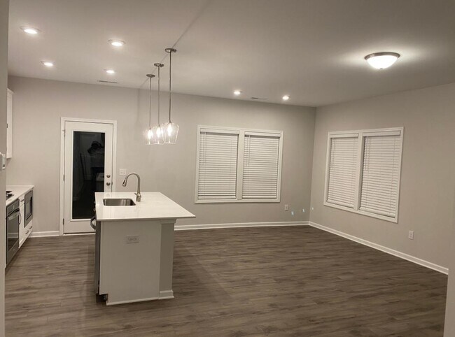 814 Oak Center Dr in Raleigh, NC - Building Photo - Building Photo