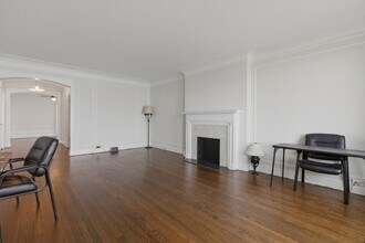 4940 S East End Ave, Unit 17A in Chicago, IL - Foto de edificio - Building Photo