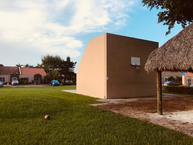 8371 SW 148th Pl in Miami, FL - Building Photo - Building Photo