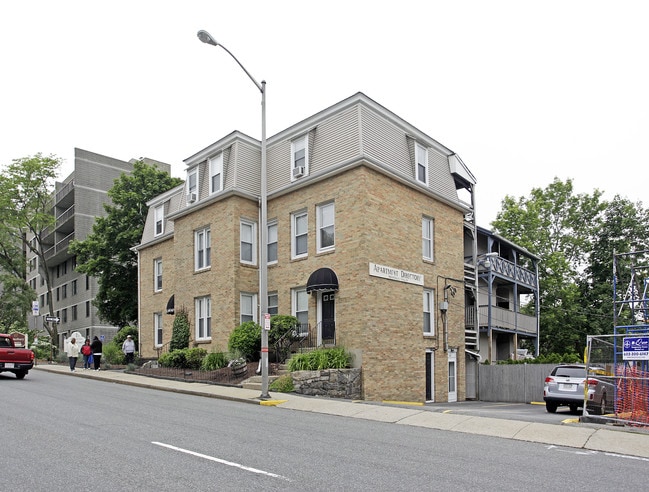 1 Lancaster St in Worcester, MA - Foto de edificio - Building Photo