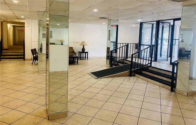 1 Inverrary Dr in Lauderhill, FL - Building Photo - Building Photo