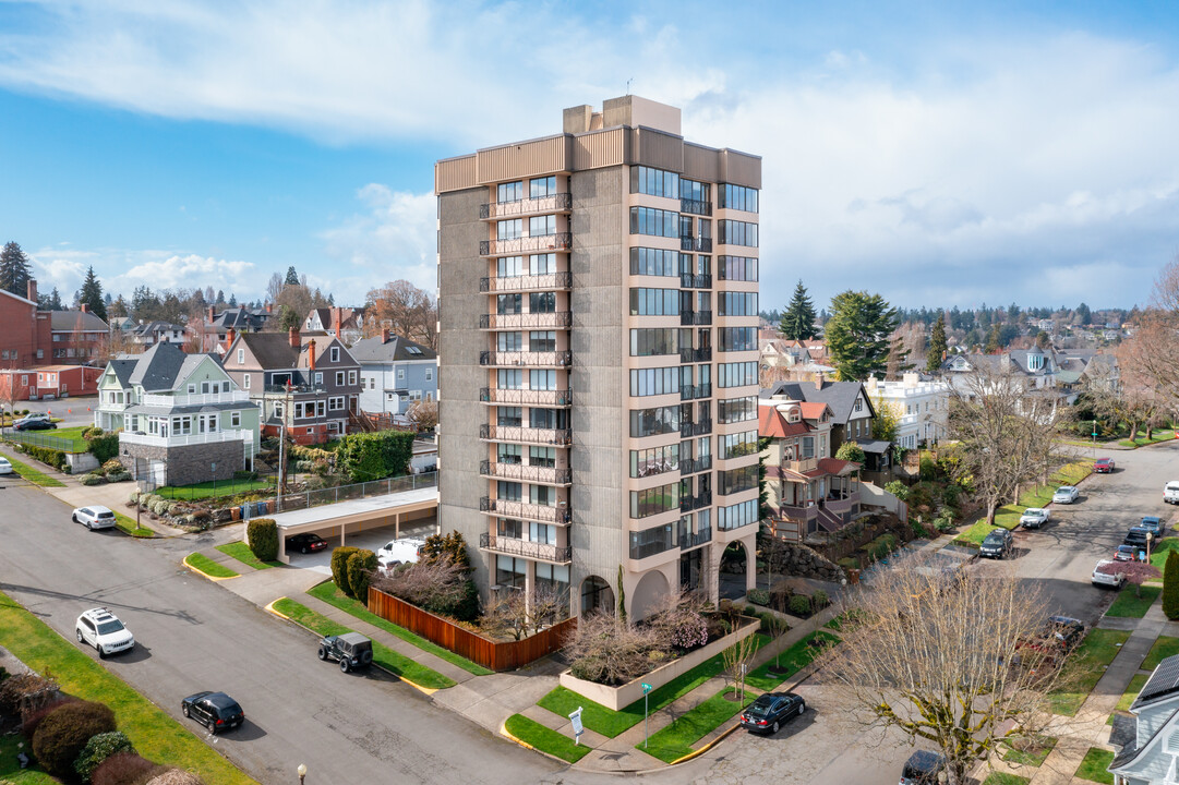 Plaza Four in Tacoma, WA - Building Photo