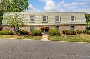2600 Park Rd, Unit D in Charlotte, NC - Building Photo