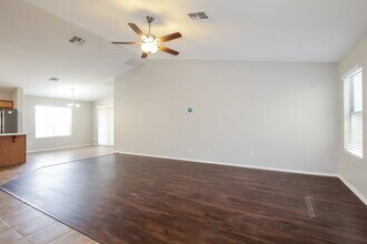 11755 W Banff Ln in El Mirage, AZ - Foto de edificio - Building Photo