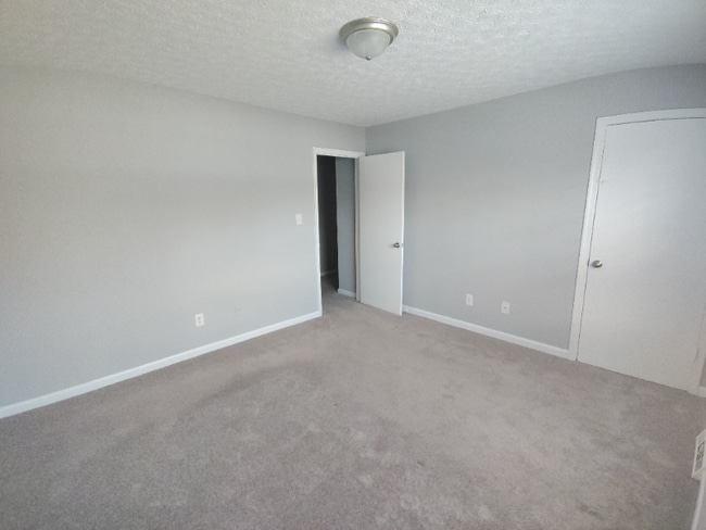 33 Fonda Dr in Lynchburg, VA - Building Photo - Building Photo