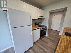 1600 Adelaide St N in London, ON - Building Photo - Building Photo