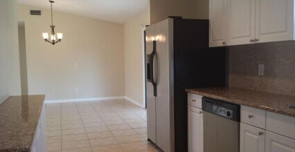 910 SW Whittier Terrace in Port St. Lucie, FL - Building Photo - Building Photo