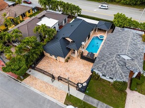 13111 NW 11th Terrace in Miami, FL - Foto de edificio - Building Photo