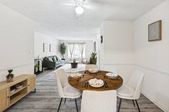 Aspen Pointe in Roswell, GA - Foto de edificio - Building Photo