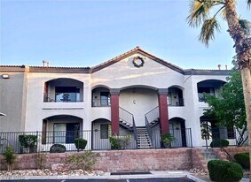 950 Seven Hills Dr in Henderson, NV - Building Photo