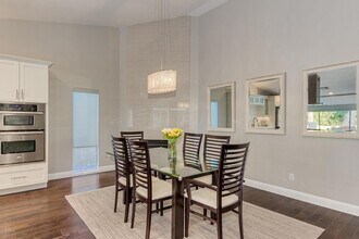 6218 E Waltann Ln in Scottsdale, AZ - Foto de edificio - Building Photo