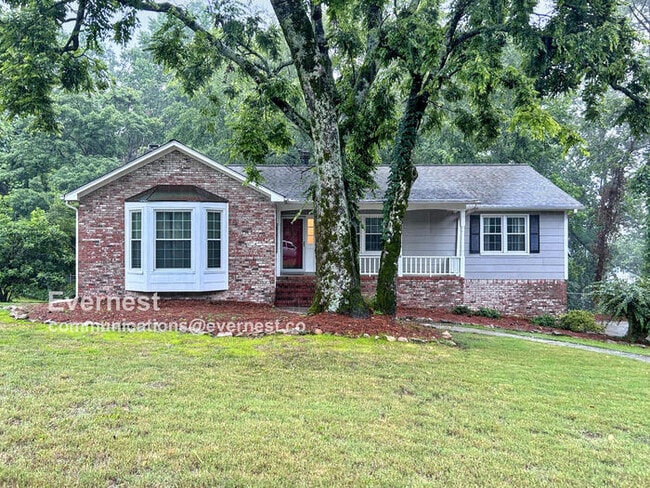 property at 5556 Hunters Hill Rd