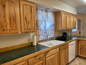 15 Penny Ln-Unit -15 B in Butte, MT - Foto de edificio - Building Photo