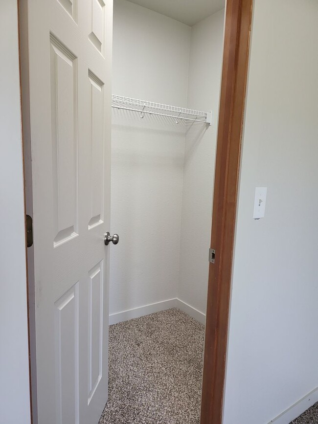1416 S Skyline Dr in Moses Lake, WA - Building Photo - Building Photo