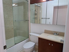 3500 Magellan Cir in Aventura, FL - Building Photo - Building Photo