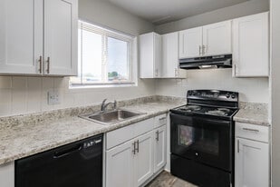 Autumn Lakes Apartments in Newport News, VA - Building Photo