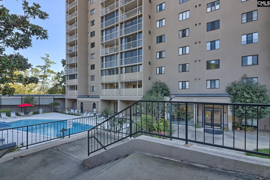 1825 St Julian Pl in Columbia, SC - Building Photo