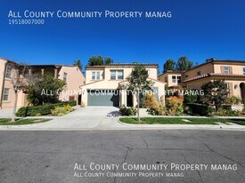 43 Los Indios in Irvine, CA - Building Photo