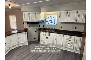 9668 Flowers Rd in Bastrop, LA - Building Photo