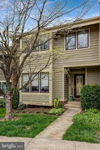 10998 Thrush Ridge Rd, Unit 333 Water Street-1112 in Reston, VA - Building Photo - Building Photo