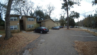 805 California St in Tallahassee, FL - Building Photo - Other