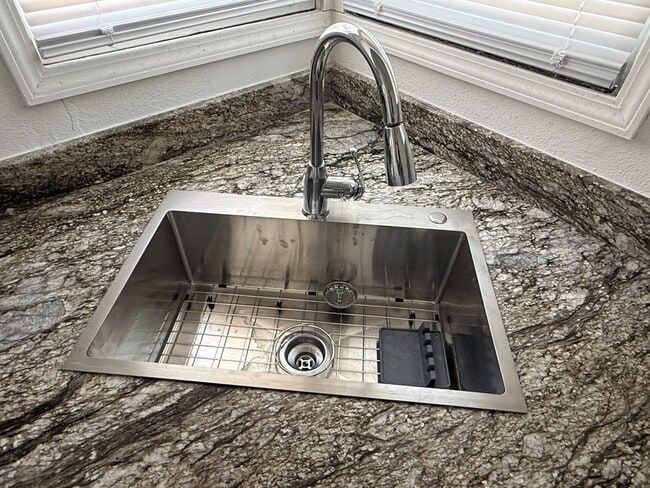 3137 N Tom Green Ave in Odessa, TX - Building Photo - Building Photo