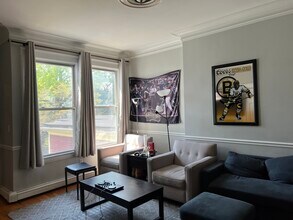 587 E Broadway in Boston, MA - Building Photo - Building Photo