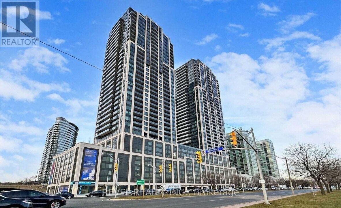 1928-1928 Lake Shore Blvd W in Toronto, ON - Building Photo