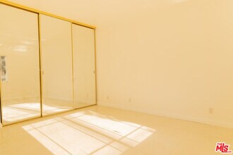 5604 Valley Circle Blvd in Woodland Hills, CA - Building Photo - Building Photo