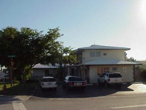 Hampton Place in Fort Lauderdale, FL - Building Photo - Building Photo