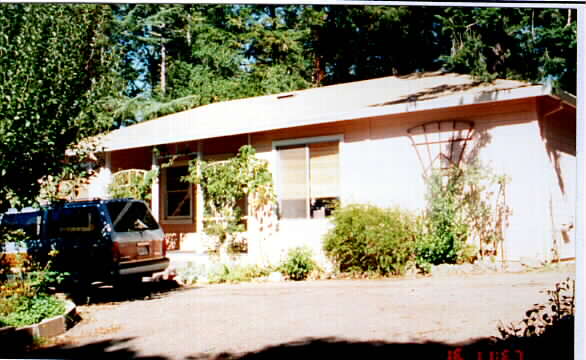 16354 Wright Ln in Guerneville, CA - Foto de edificio