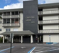 941 Crystal Lake Dr, Unit 312 in Deerfield Beach, FL - Building Photo